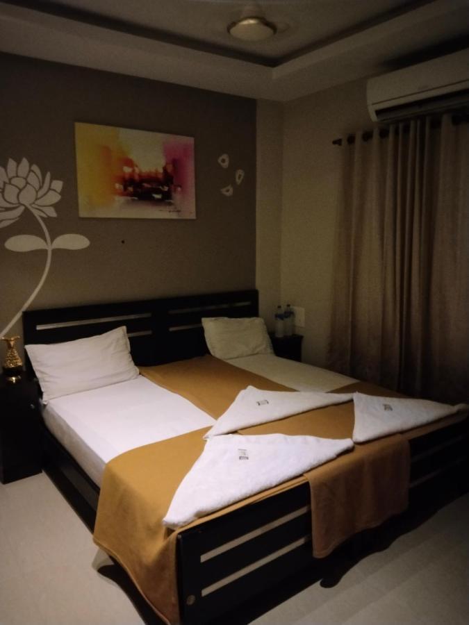 Hotel Metro Residency Kochi Exterior foto