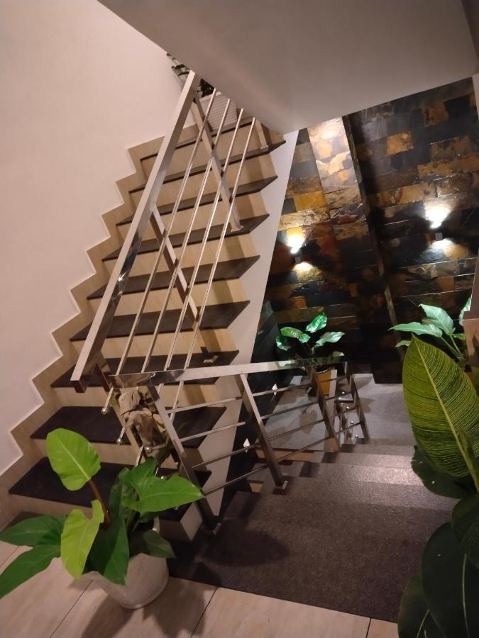 Hotel Metro Residency Kochi Exterior foto