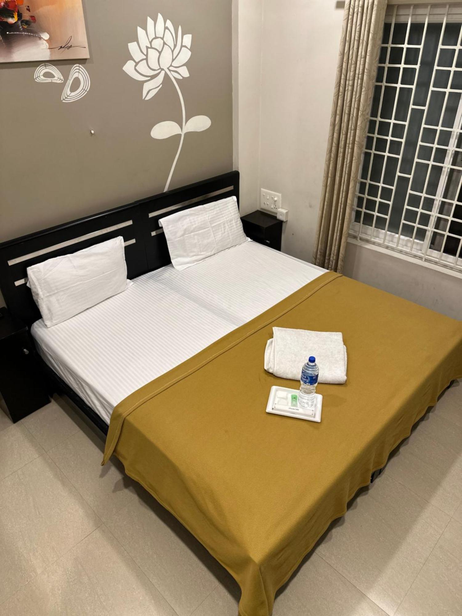 Hotel Metro Residency Kochi Exterior foto