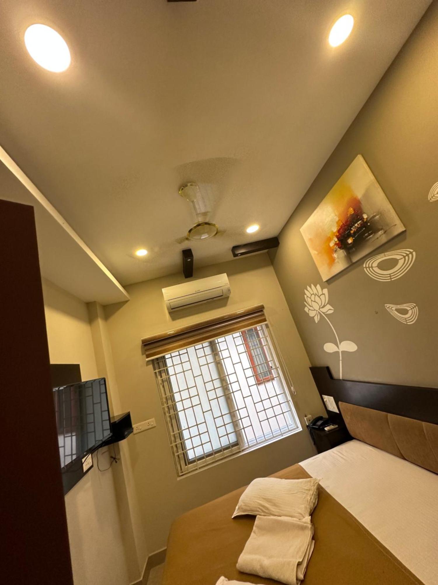 Hotel Metro Residency Kochi Exterior foto