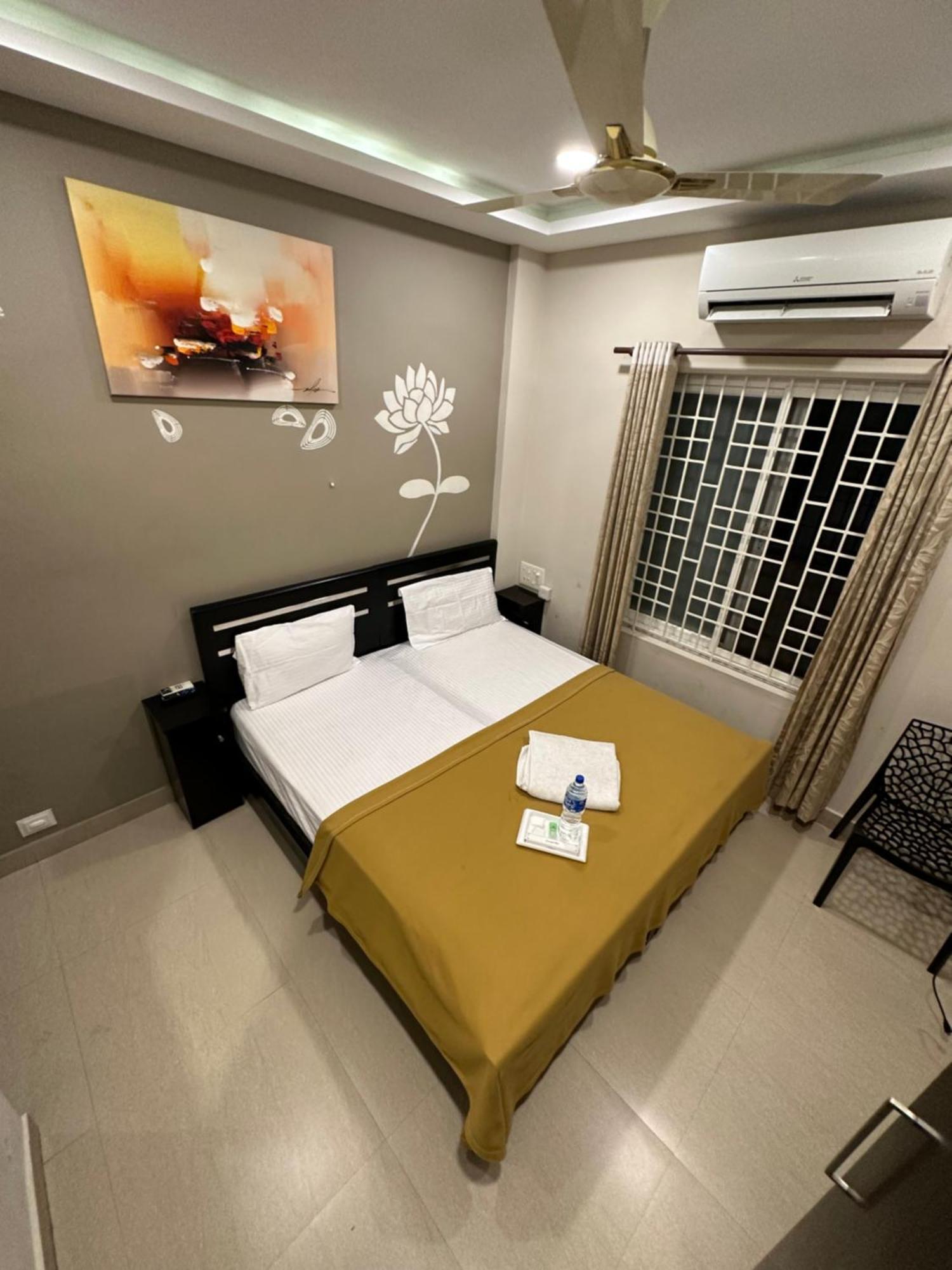 Hotel Metro Residency Kochi Exterior foto