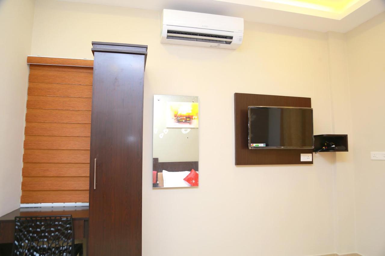 Hotel Metro Residency Kochi Exterior foto