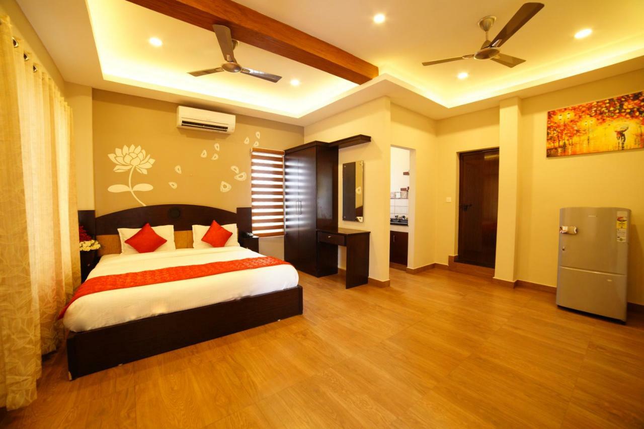 Hotel Metro Residency Kochi Exterior foto