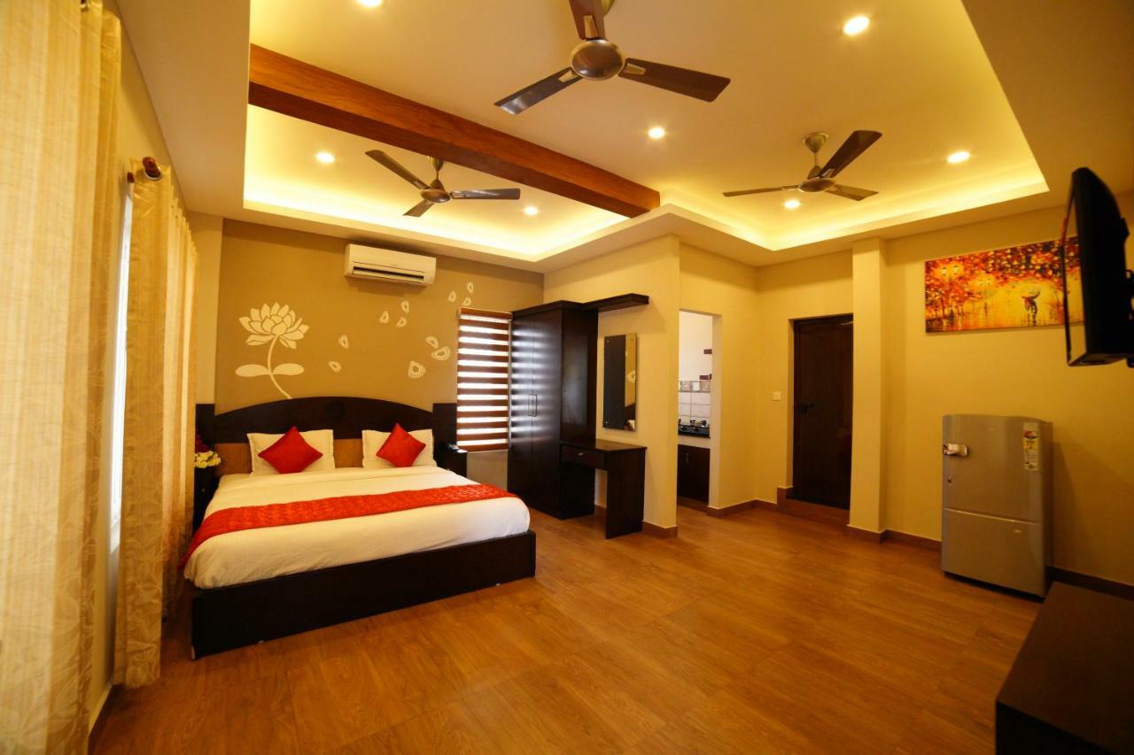 Hotel Metro Residency Kochi Exterior foto